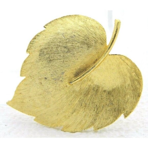 Vintage LG Lind Gal Gold Tone Textured Leaf Pin Br - Picture 1 of 4